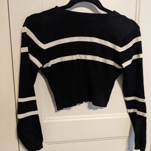 Zaful black and white long sleeve crop top